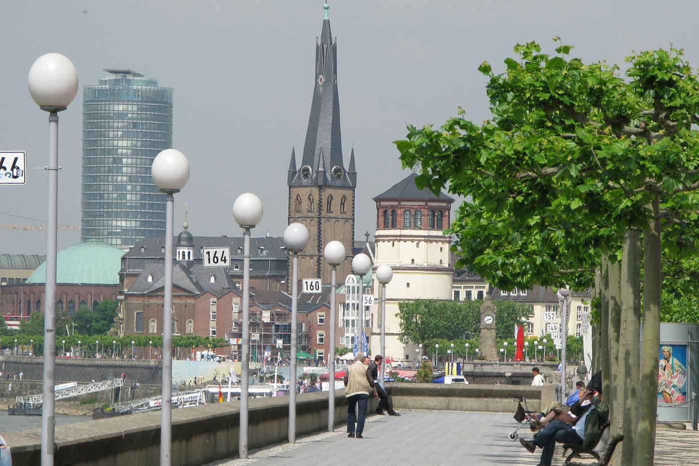 Rheinuferpromenade