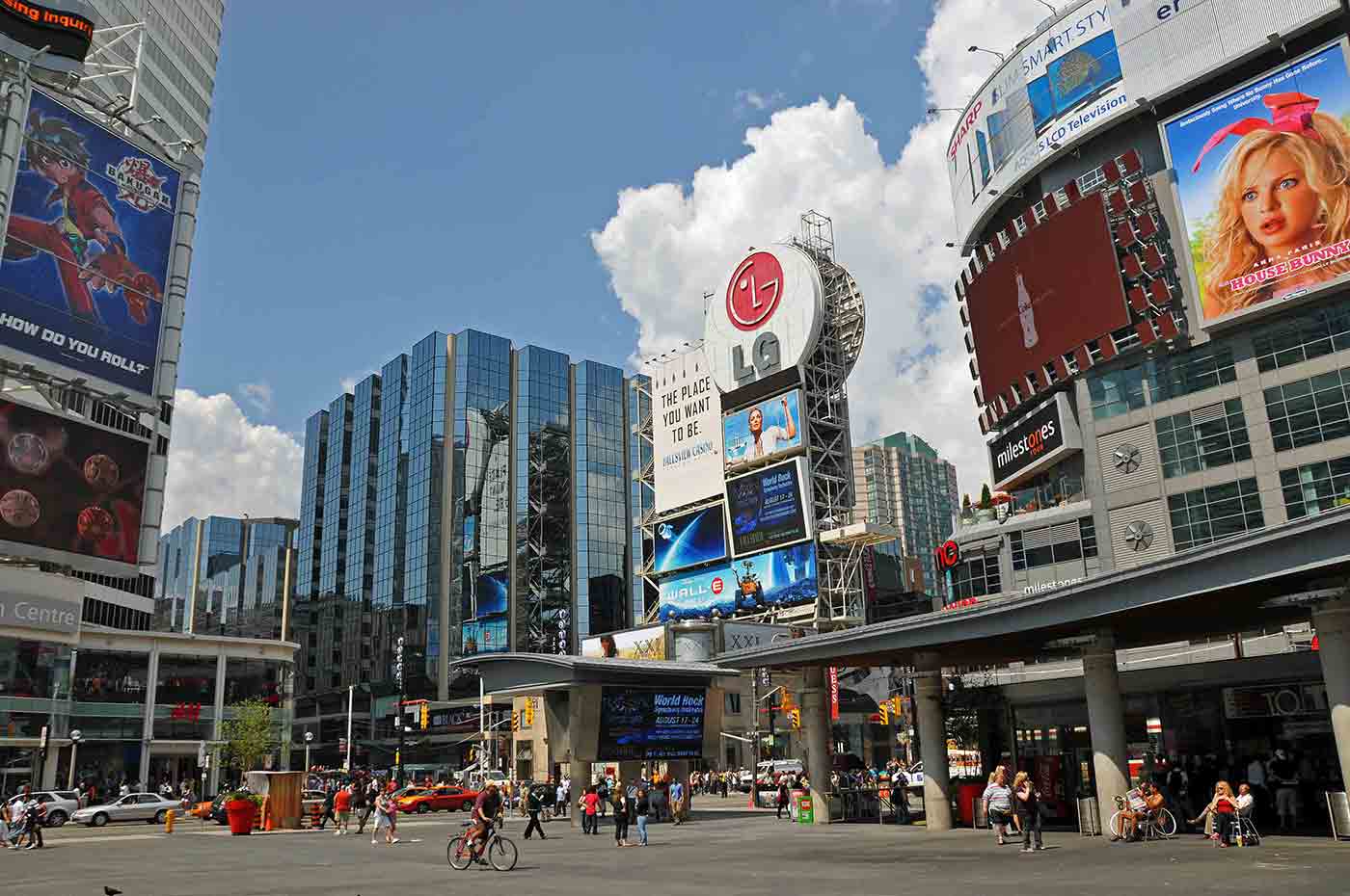 Yonge-Dundas Square