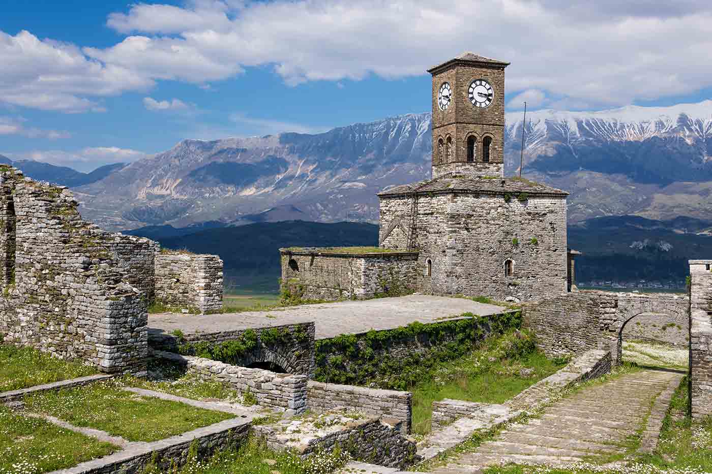 Sightseeing in Gjirokastër