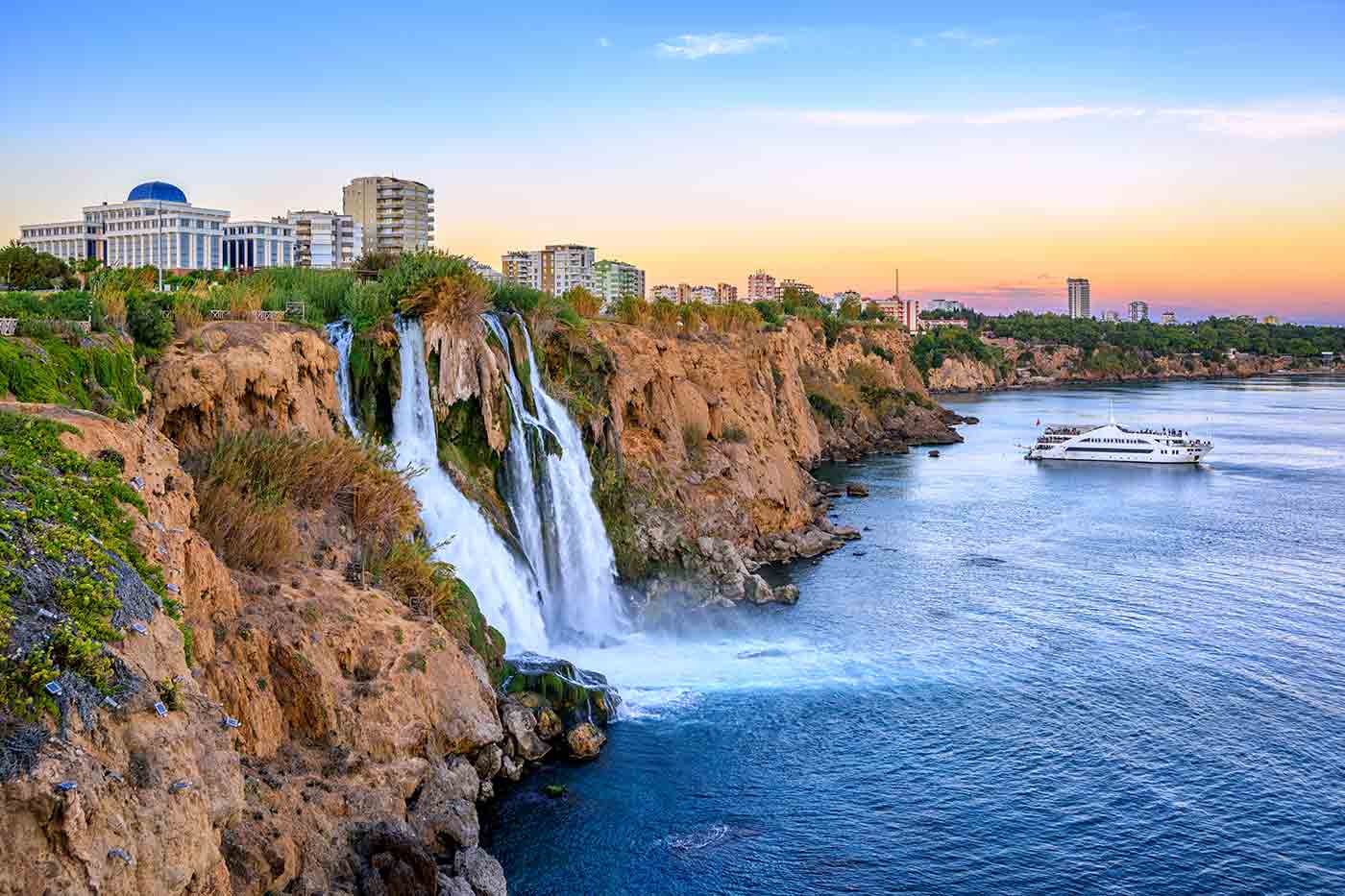 is antalya a tourist place
