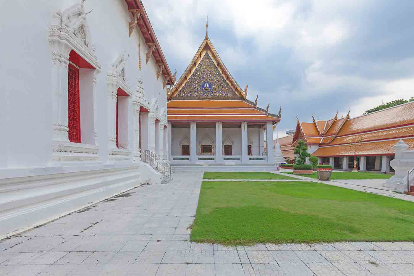 Wat Mahathat Yuwaratrangsarit