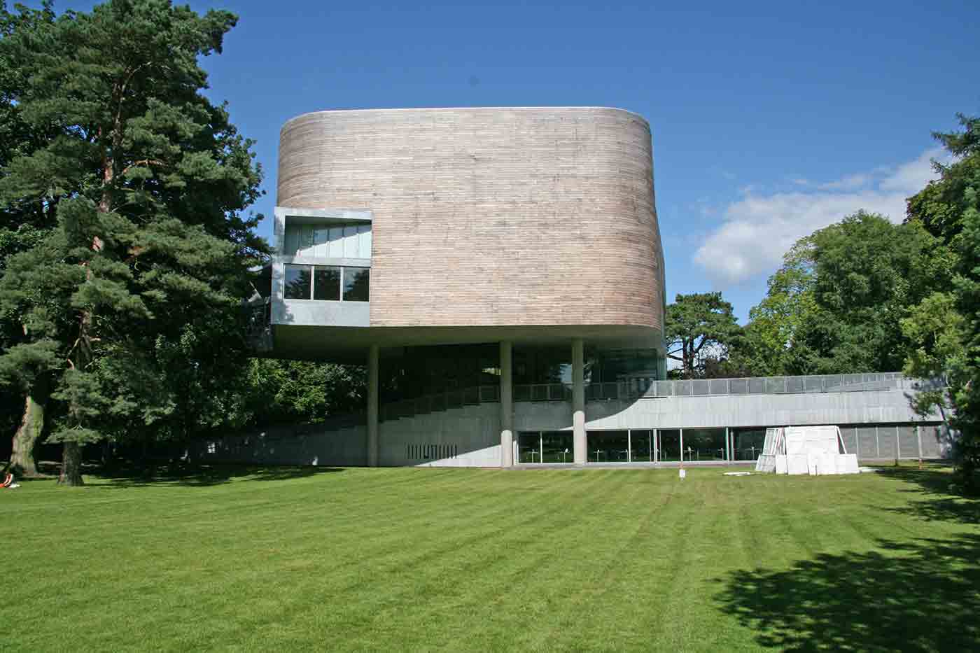 Lewis Glucksman Gallery