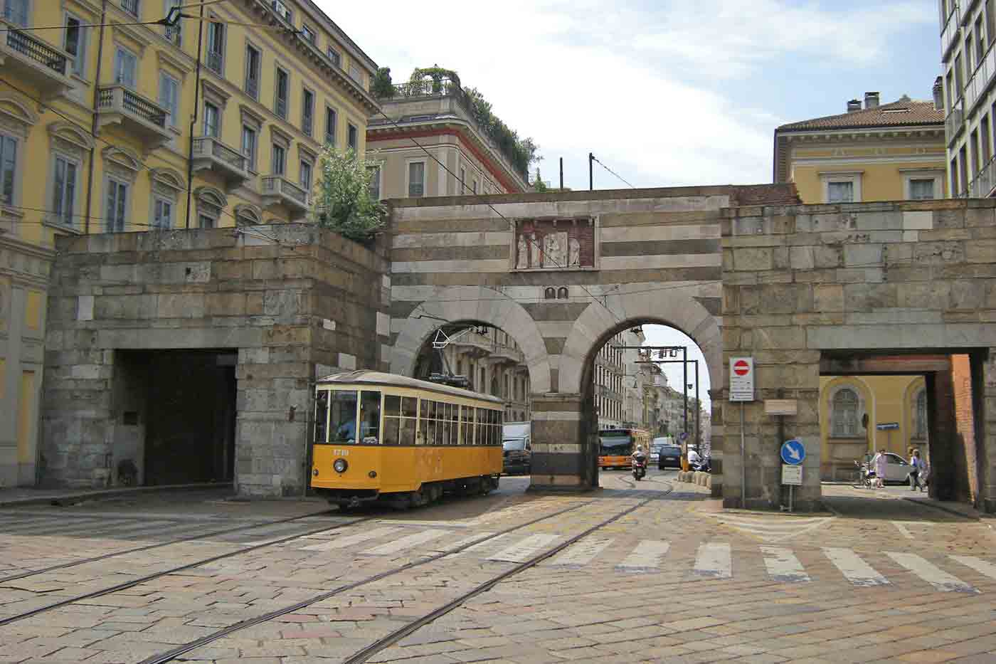 Via Manzoni