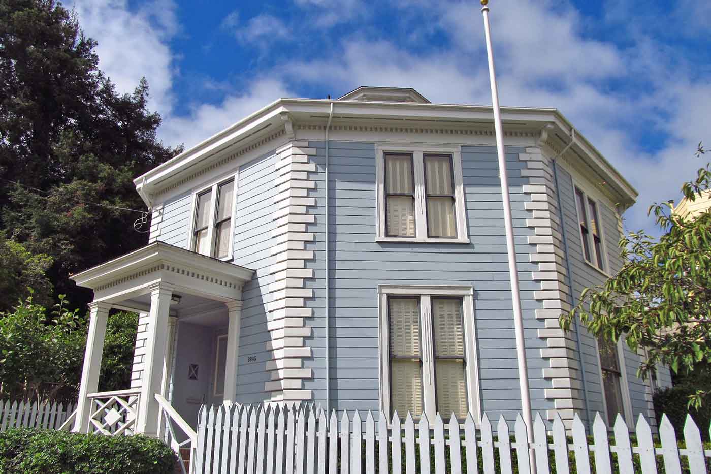 McElroy Octagon House