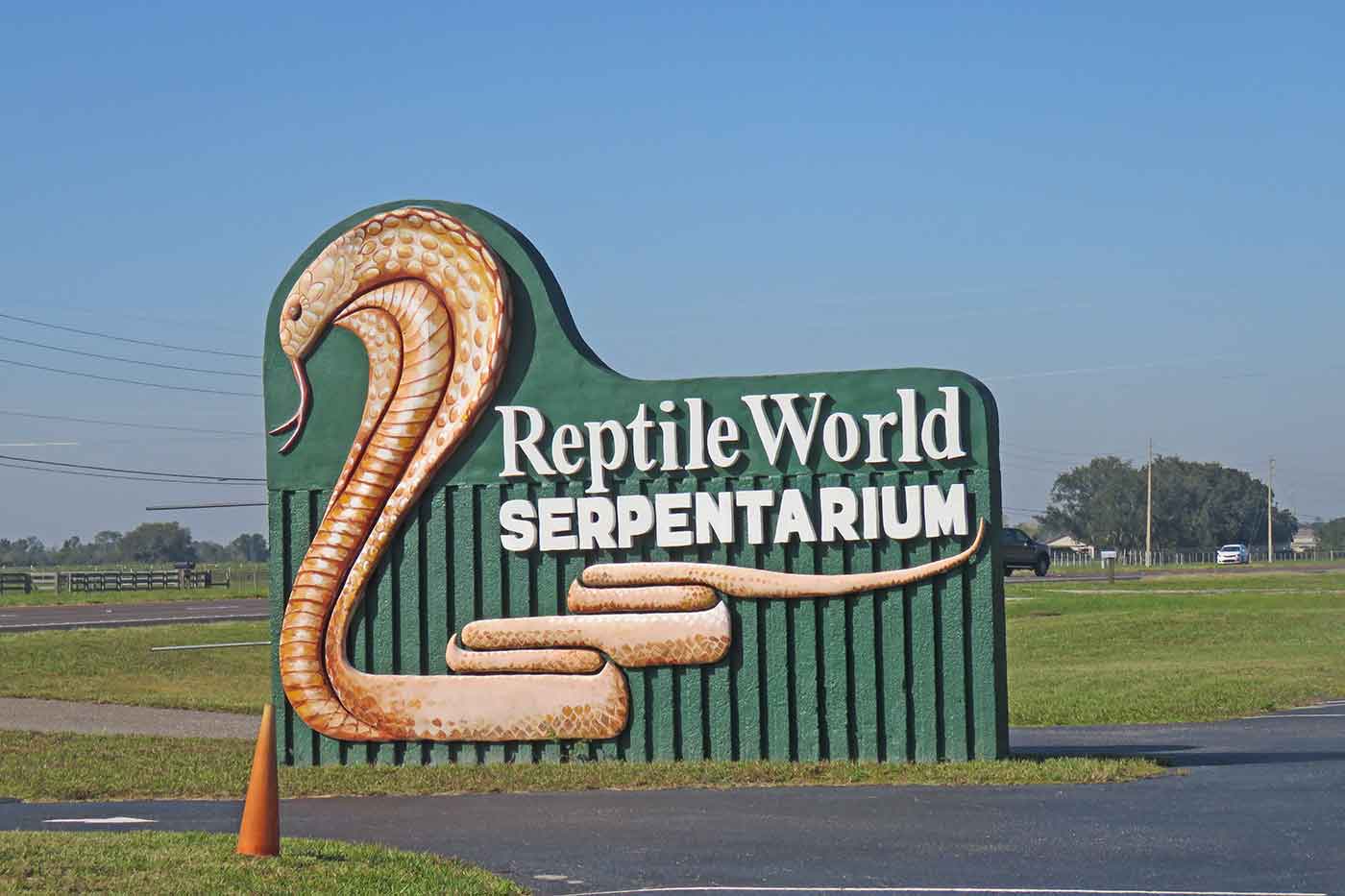 Reptile World Serpentarium