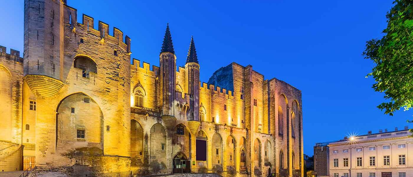 Top Tourist Places to Visit in Avignon, France
