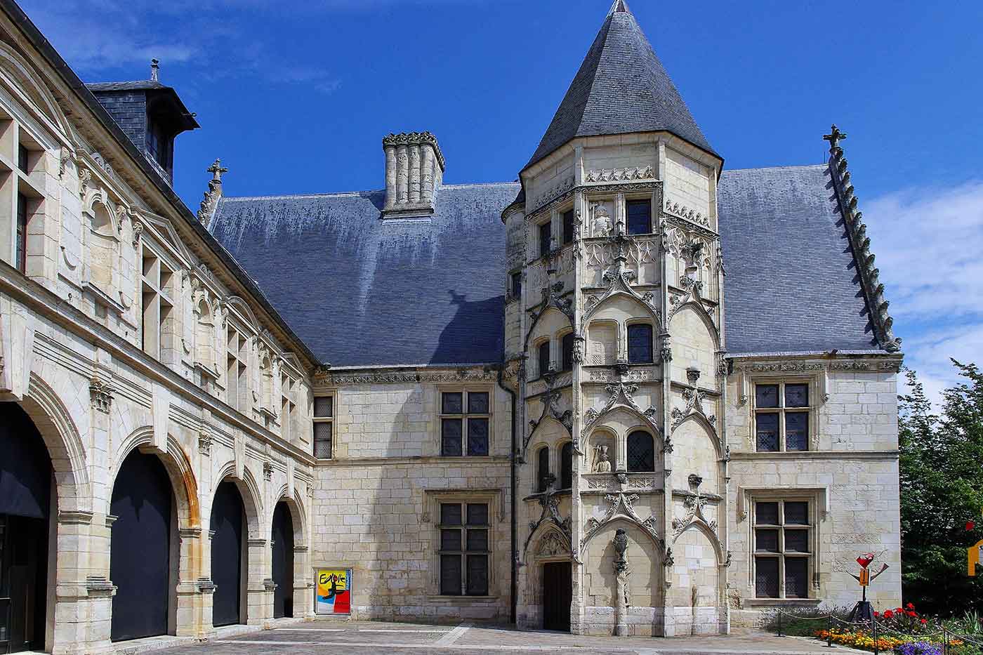 Hôtel des Echevins - Musée Estève