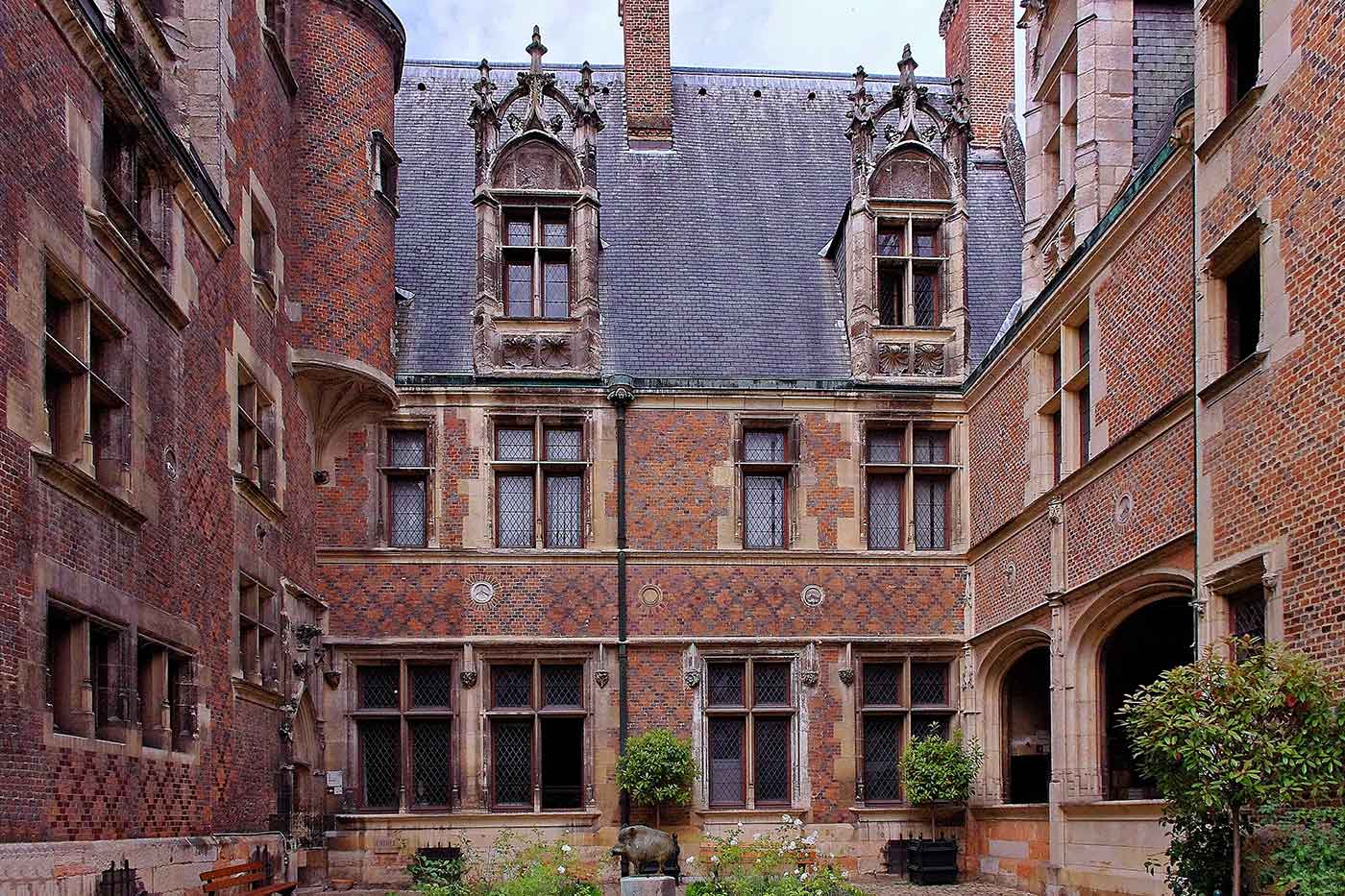 Hôtel Cujas - Musée du Berry