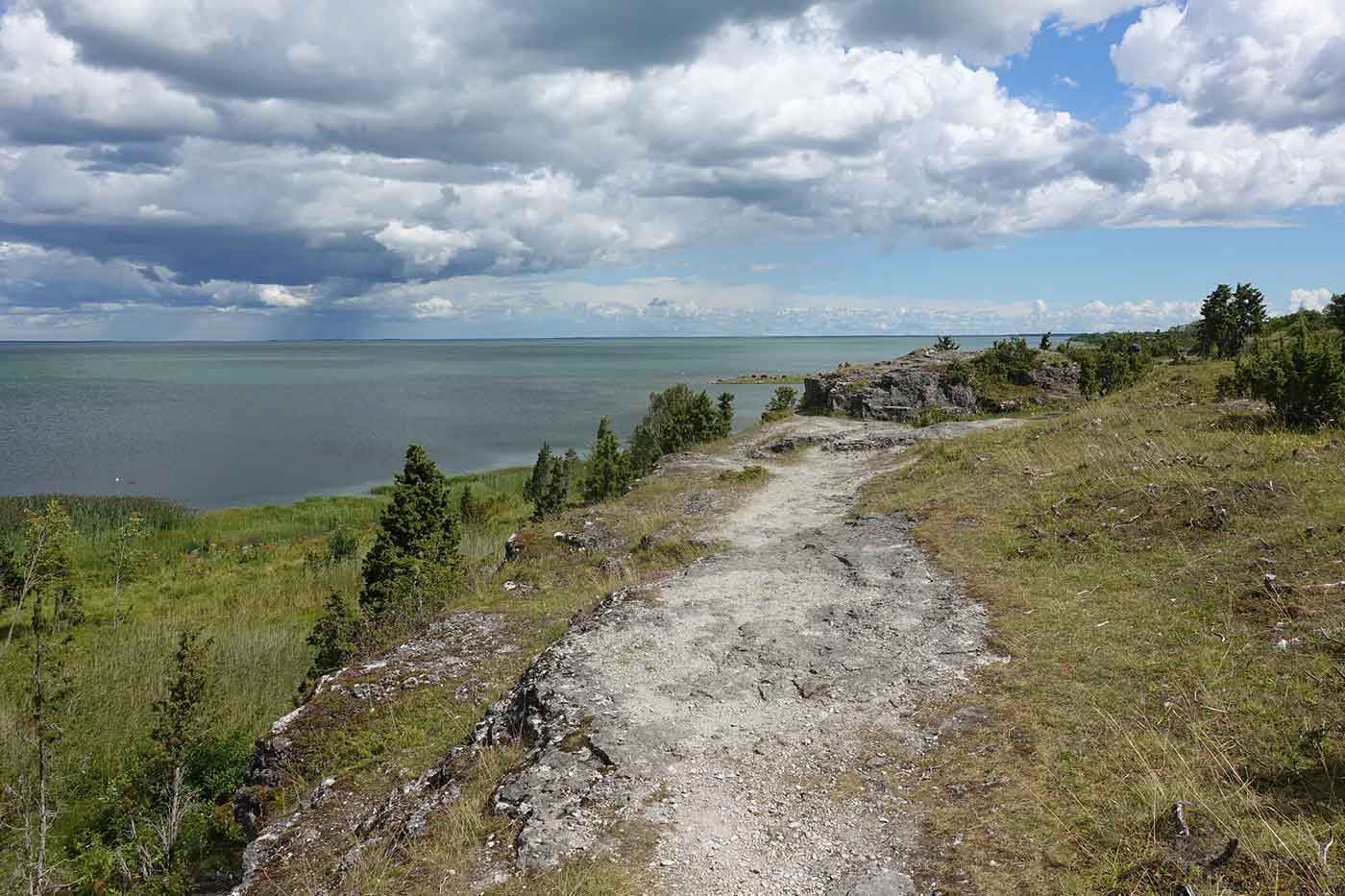 Yugu Cliff (Üügu Cliff)