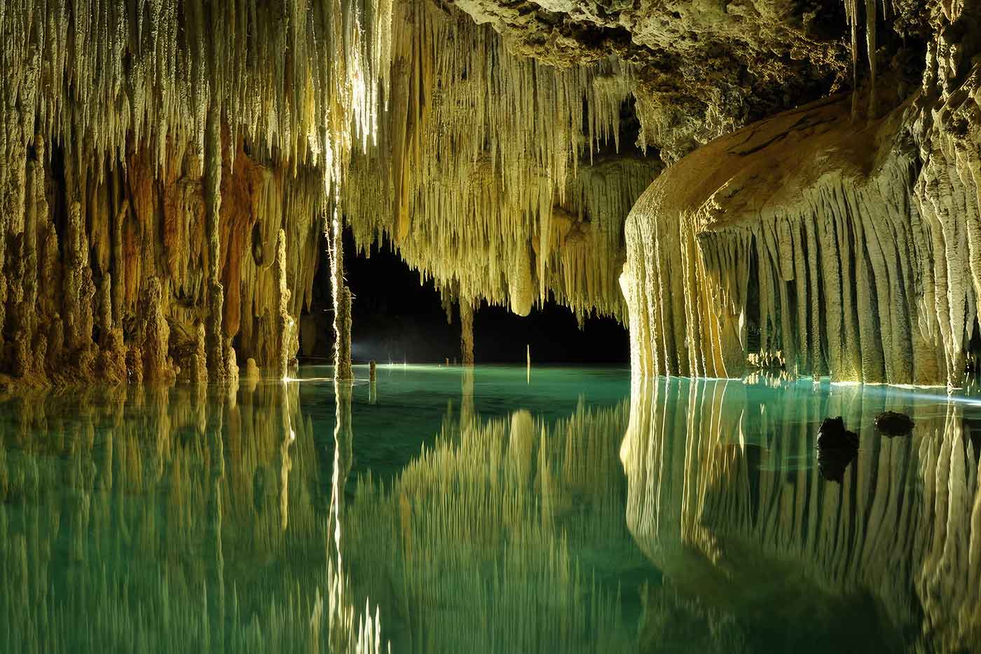 Rio Secreto Nature Reserve